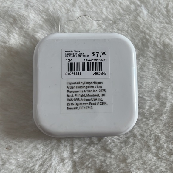 Brand new EarPods - Picture 3 of 4